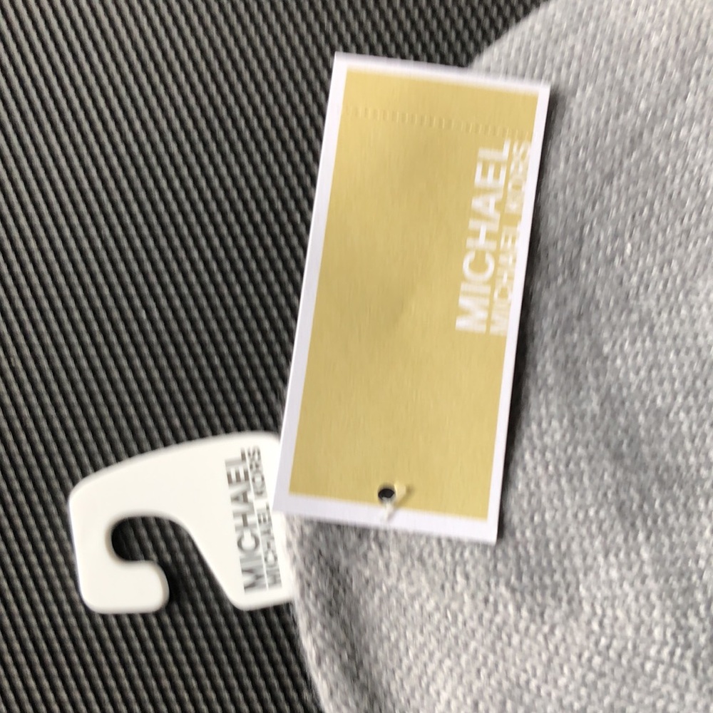 MICHEL KORS (1size) Studded hat unfolds in layers - Picture 7 of 10